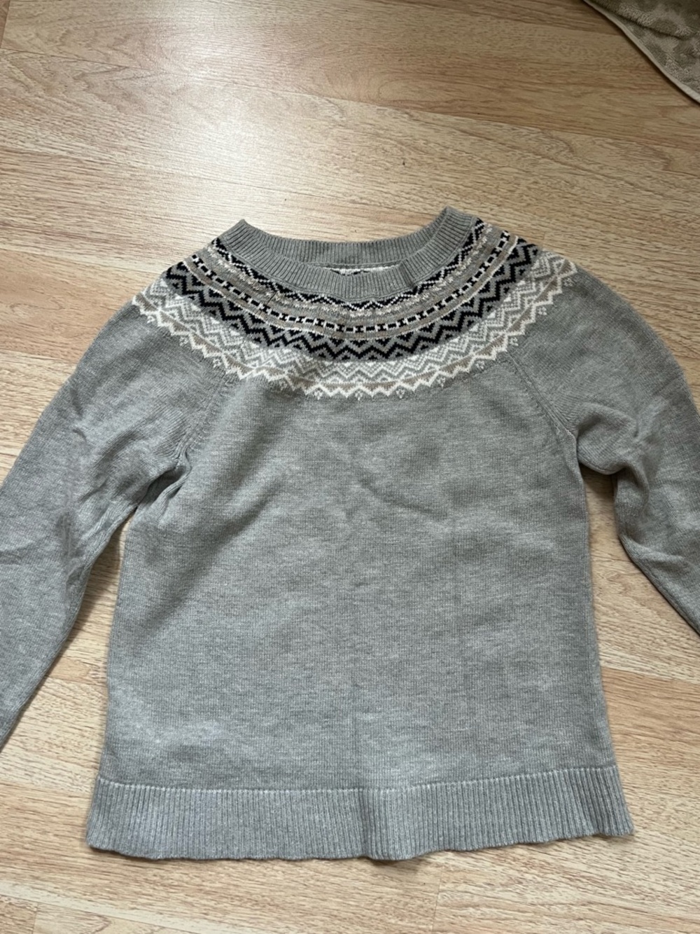 Women’s Gray ski sweater